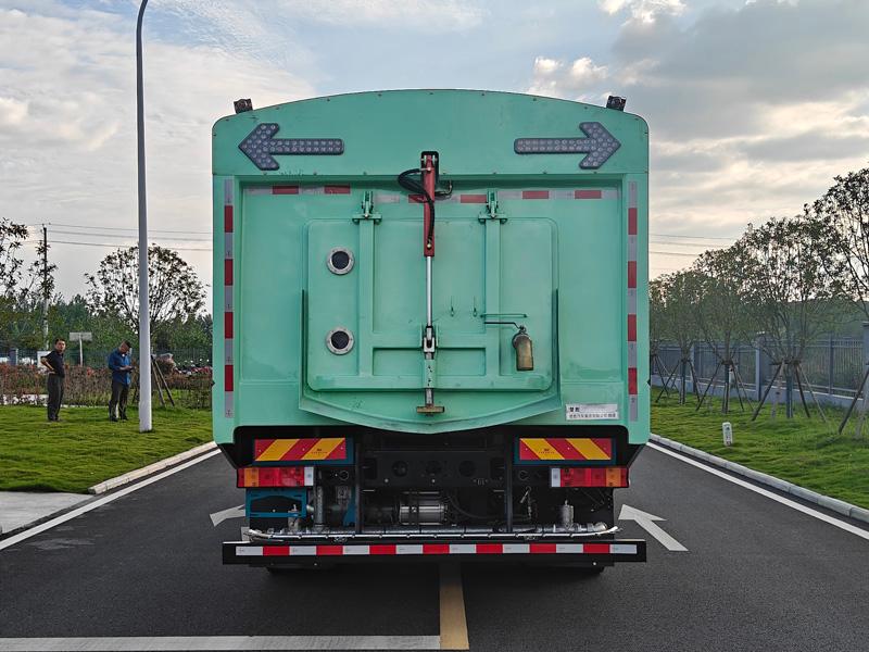 CSC5180TXSCFBEV 纯电动洗扫车