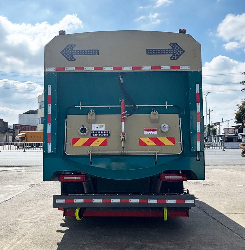 ZLC5180TXCBBEV 纯电动吸尘车
