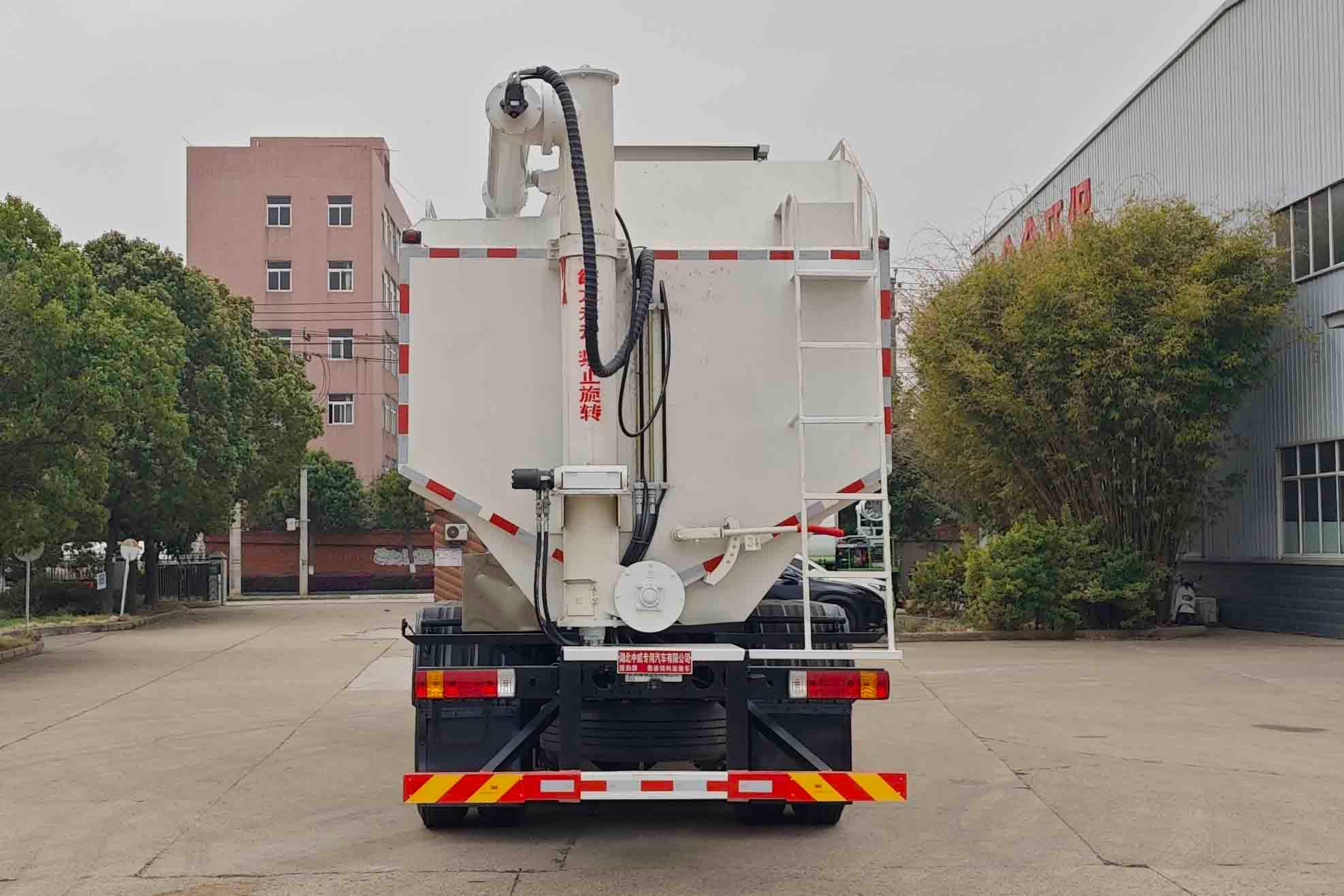 EZW5312ZSLLZ6 散装饲料运输车