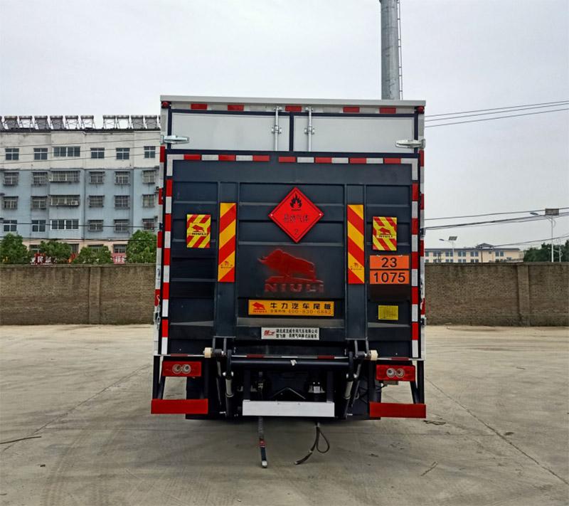 CLQ5100XRQ6BJ 易燃气体厢式运输车