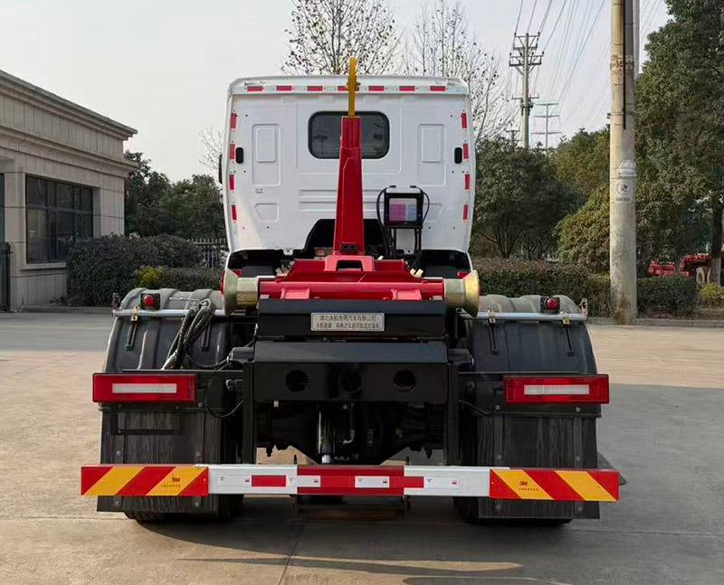 YHA5180ZXXBYDBEV 纯电动车厢可卸式垃圾车