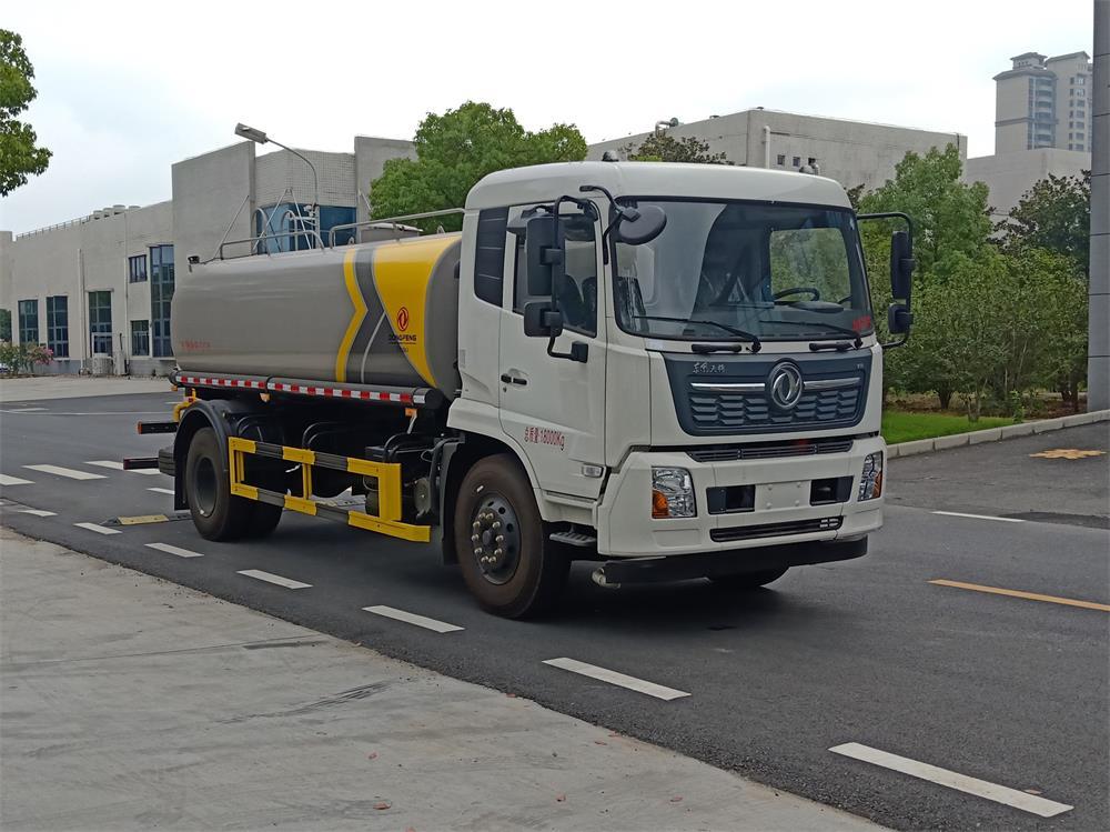 绿化喷洒车