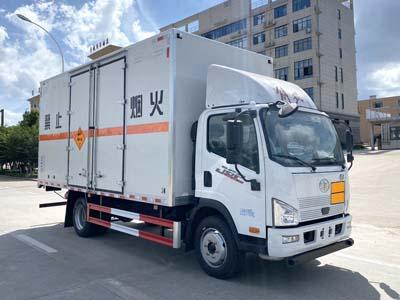 爆破器材运输车