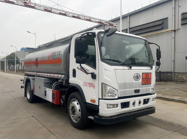 运油车