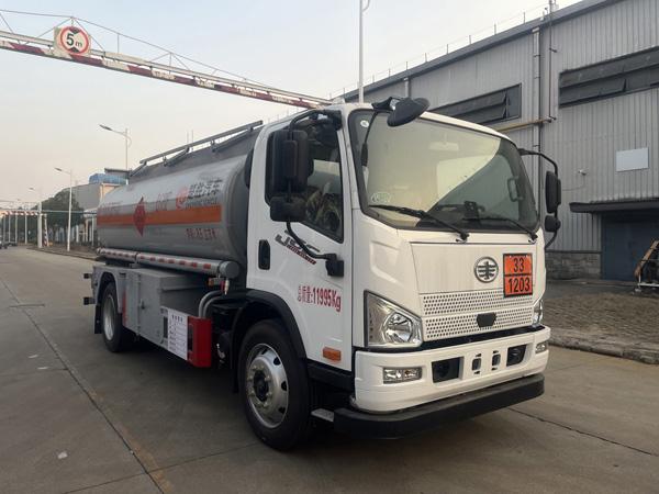加油车
