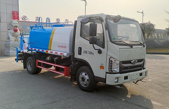 绿化喷洒车