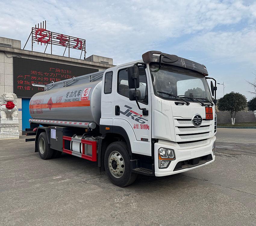运油车