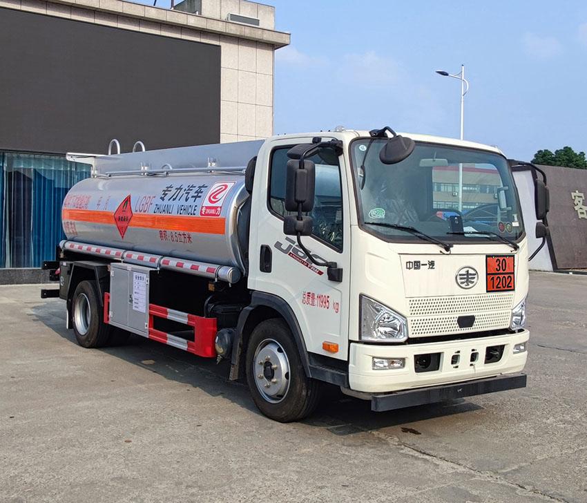 运油车