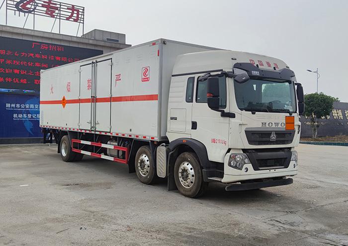 爆破器材运输车