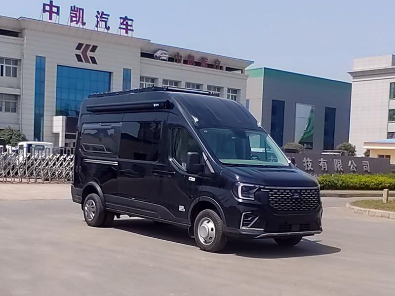 旅居车