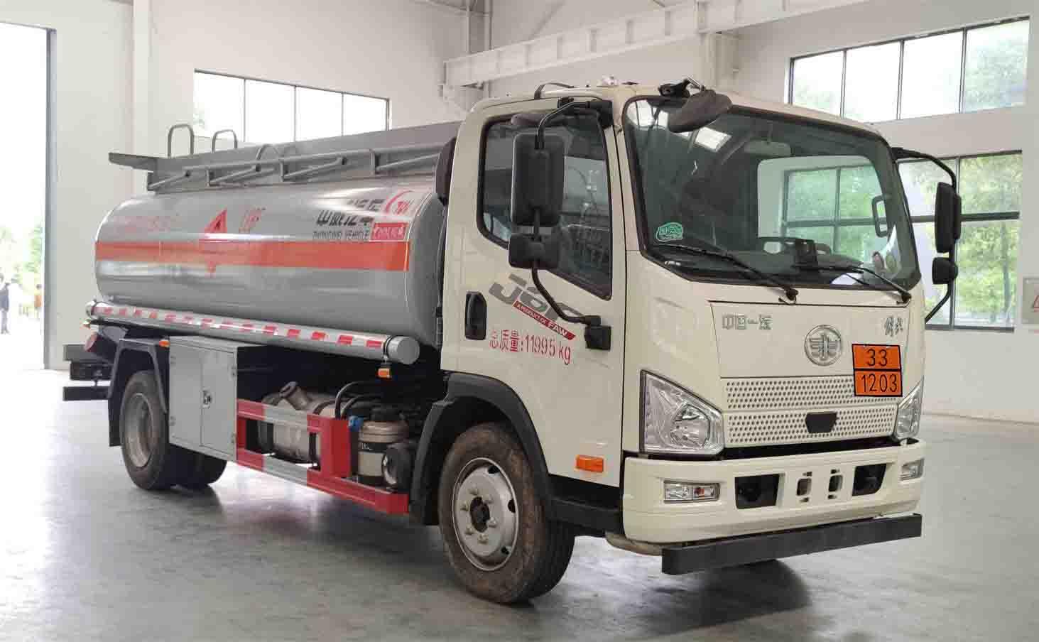 加油车