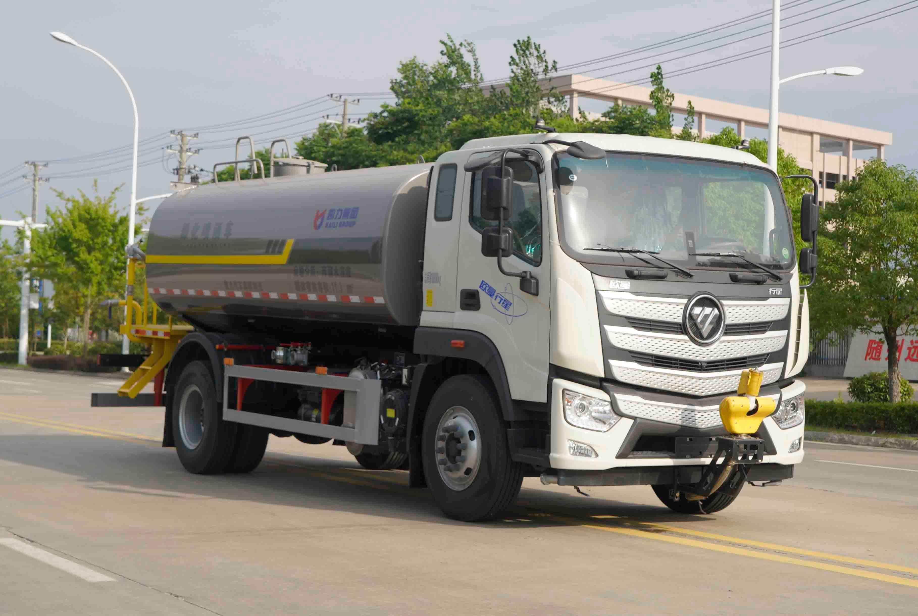 绿化喷洒车