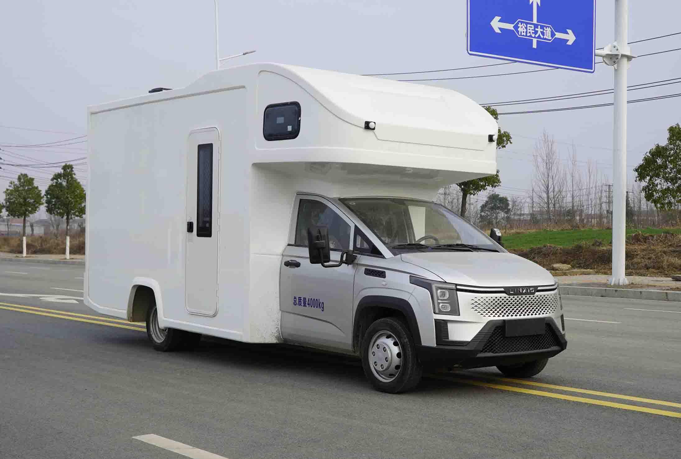 插电式增程混合动力旅居车