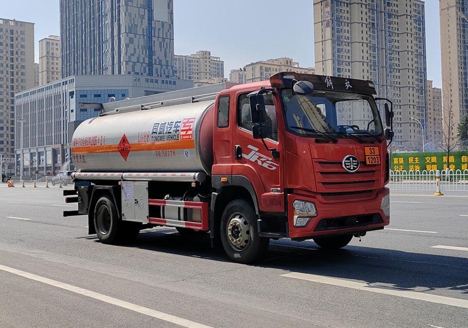 加油车