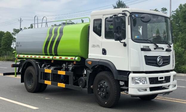 绿化喷洒车