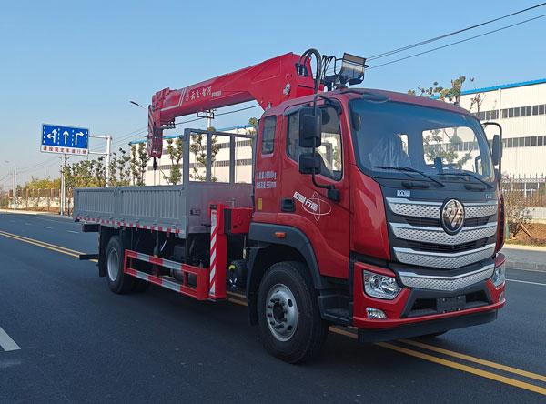 随车起重运输车