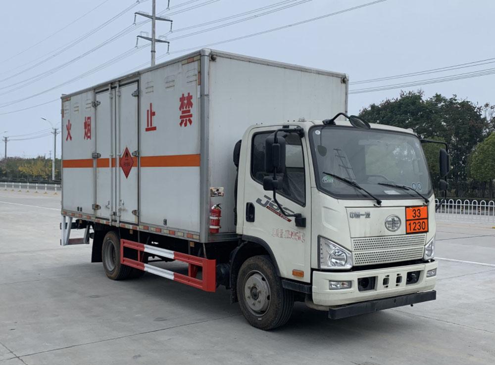 易燃液体厢式运输车