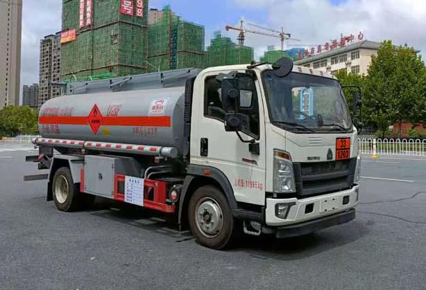 运油车