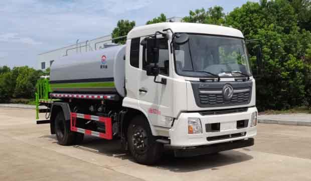 绿化喷洒车