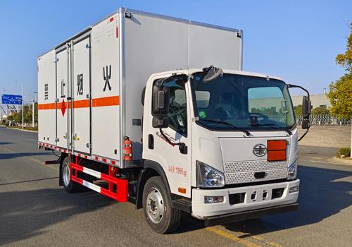 易燃液体厢式运输车