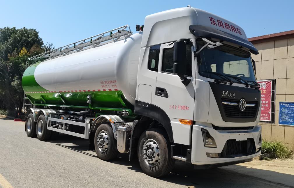 散装饲料运输车