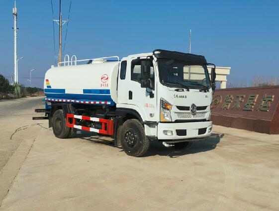 洒水车