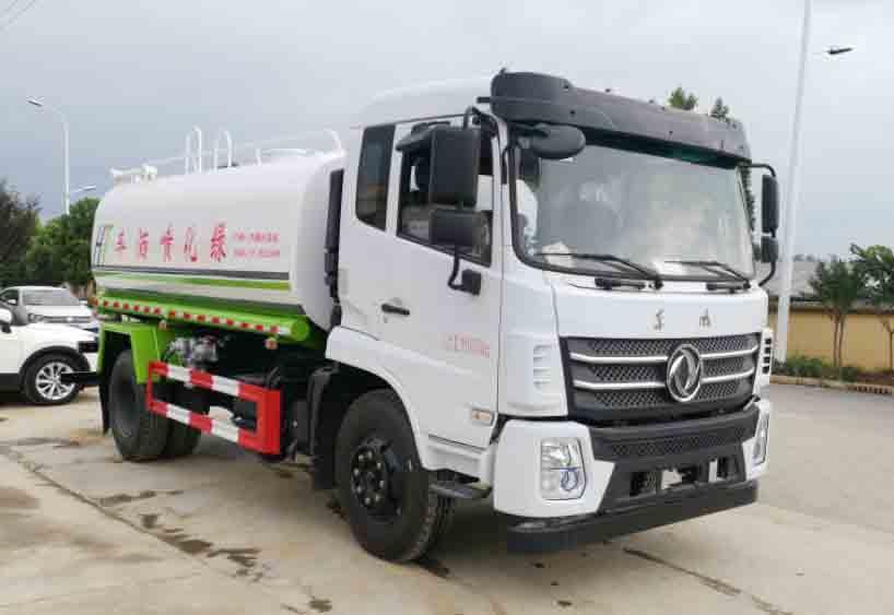 绿化喷洒车