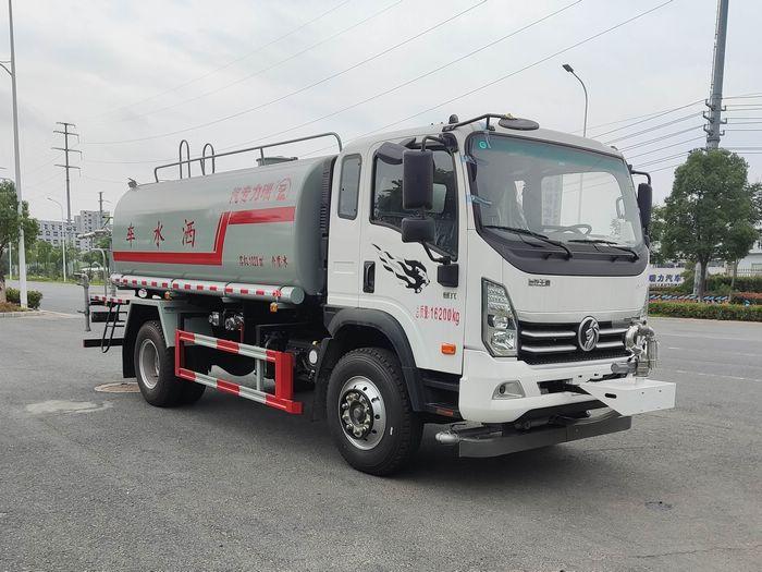 洒水车