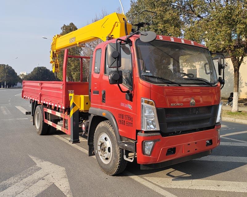随车起重运输车