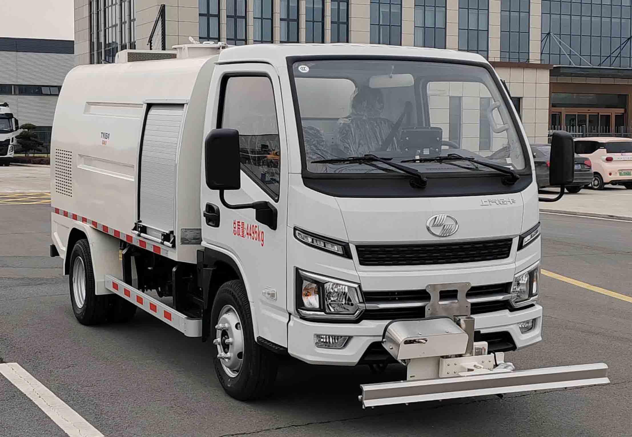 纯电动路面冲洗车
