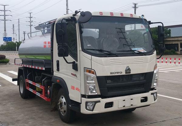 吸粪车