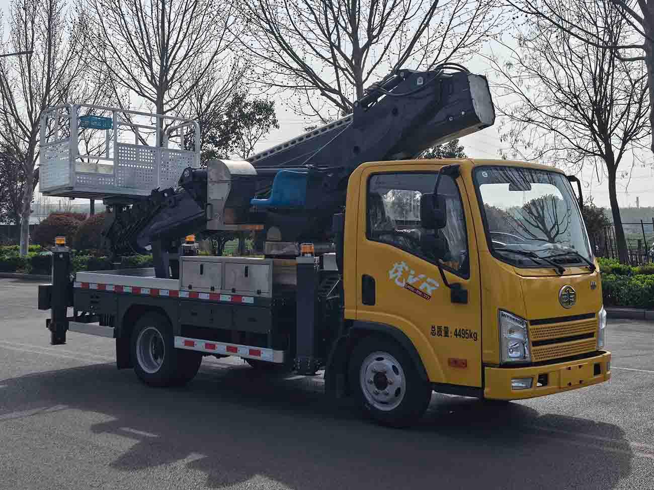 高空作业车