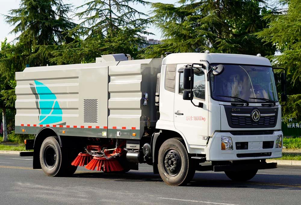 扫路车