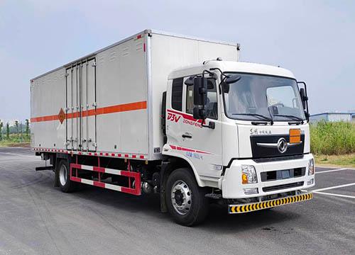 爆破器材运输车