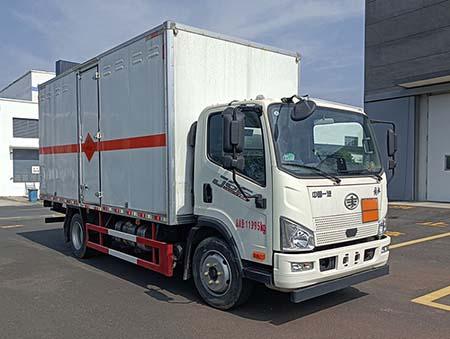 爆破器材运输车