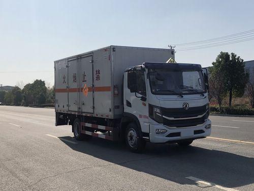 爆破器材运输车