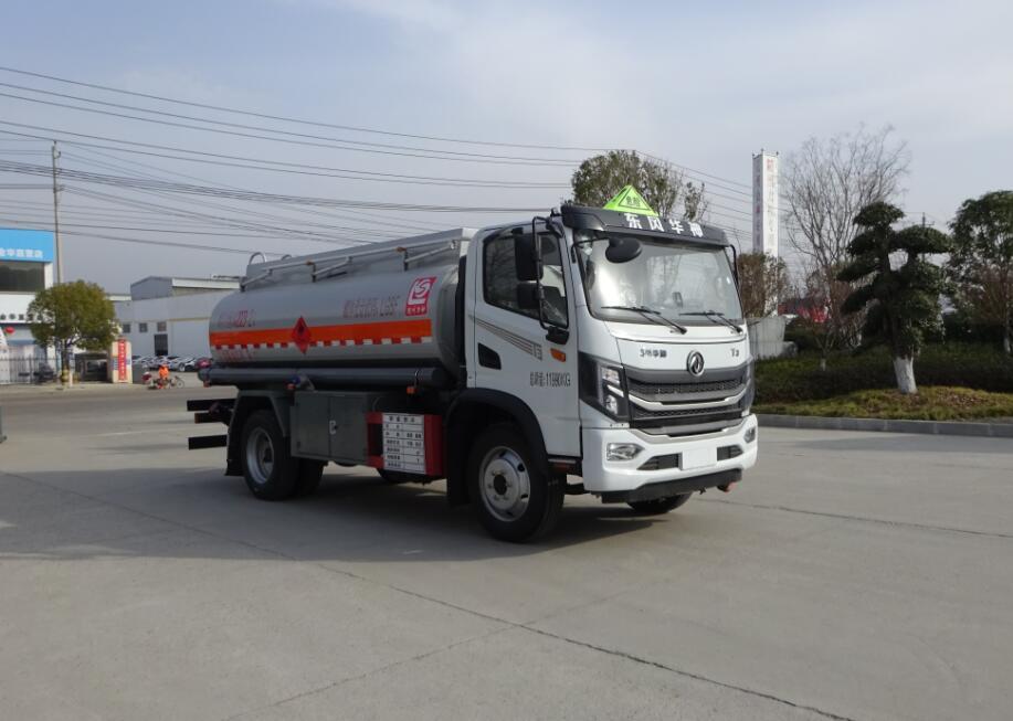 易燃液体罐式运输车