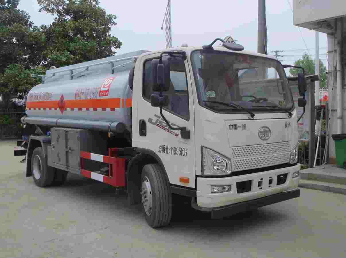 运油车
