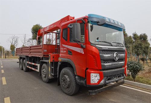 随车起重运输车